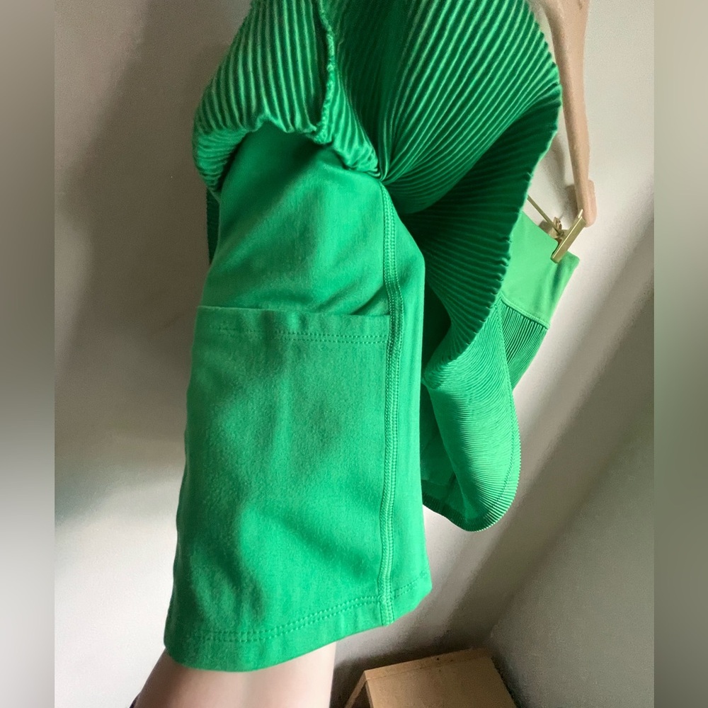 Apple Green Tennis Skirt With Built In Shorts Size Large - Picture 4 of 8